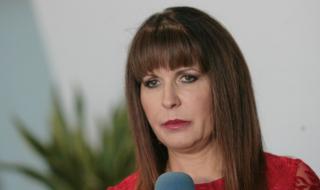 Прекалила ли е Жени Живкова с интервенциите?