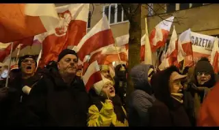 Протестиращи в Полша: Това не е страната на Туск ВИДЕО