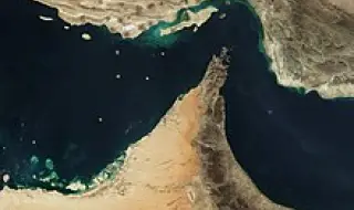 Иран освободи екипажа на задържания кораб, свързан с Израел