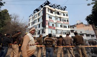 17 души загинаха при пожар в Индия