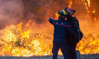 Макрон ще посети утре пострадал от пожари район на Франция