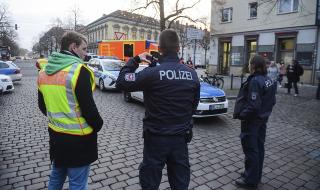 Обезвредиха бомба на коледен базар в Германия