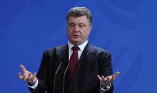 Порошенко е само "удобният идиот" за САЩ