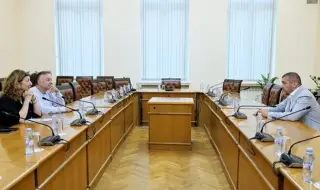 Министър Пеев: Когато проблемите са ясни, може да има реалистичен план за „Български пощи“