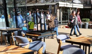 През юни и юли: 150 души без трудови договори открити при проверки в заведения и ресторанти