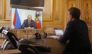 Путин разговаря с Макрон