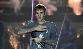 Джъстин Бийбър се завърна изненадващо на сцената (ВИДЕО)