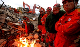 Турски тийнейджър спасен след 108 часа под развалините