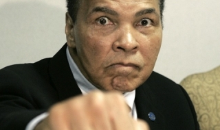 Оскверниха паметта на Мохамед Али