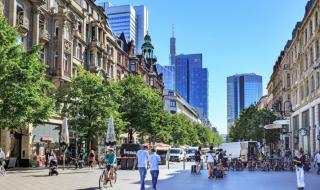 Германците харчат като луди