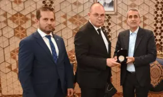Делегация на "Възраждане" се завърна от Иран, където беше по покана на иранските власти (СНИМКИ)