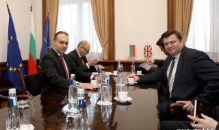 Министър Заков и британският му колега дискутираха перспективите за стратегическо партньорство 