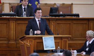 Крум Зарков пред депутатите: На Сарафов охраната е осигурена в условията на неотложност. Няма определен срок 