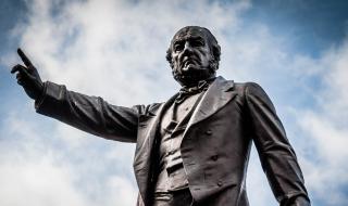 В Ливърпул вдигнаха мерника на големия приятел на България Уилям Гладстон