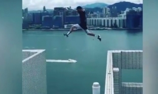 Британец скочи между два небостъргача в Хонконг (ВИДЕО)