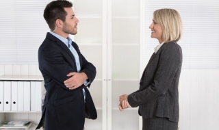 Изкуството на малкия разговор в офиса