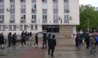 След побоя: Продължават да заплашват пострадалия глухоням мъж в Габрово