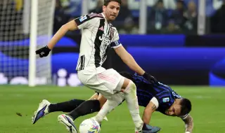 Ювентус на прага на ново дългосрочно споразумение с капитана Мануел Локатели