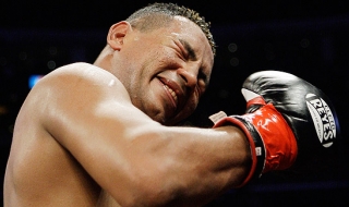 Нападнаха боксьор на бензиностанция