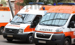 ТИР удари автобус, има седем ранени