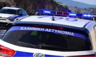 Greek police officers protest in front of the fair town of Thessaloniki 