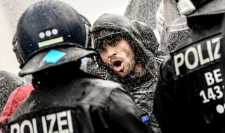 Протестиращите не уплашиха германското правителство