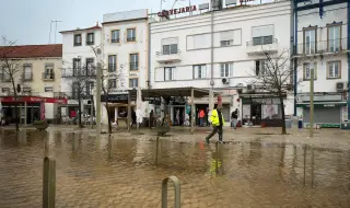 Испания и Португалия отново под ударите на буря „Марта“