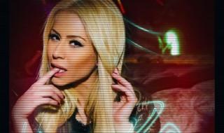 Ася Капчикова изкушава разголена по време на карантина (СНИМКА)