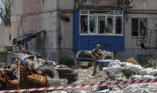 Сграда се срути в град Лисичанск, има загинали