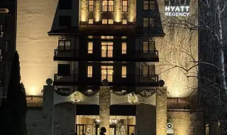 Мартин Карбовски: В София - протести, а Петър Дилов се забавлява в "Хаят Правец" ВИДЕО