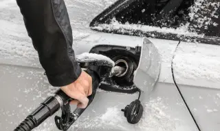 Защо колата харчи повече, когато навън е студено? 