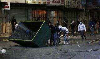 Сблъсък между израелската полиция и палестинци в Йерусалим