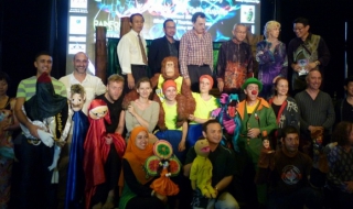 Кукленият театър "Весел" с награда от Малайзия