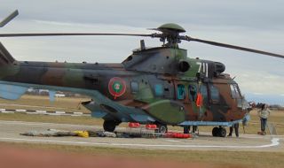 Военен хеликоптер транспортира туристка, пострадала при падане в Пирин  