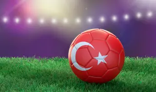 Близо 600 професионални футболисти в Турция бяха извикани на разпит по подозрение за участие в незаконни залагания