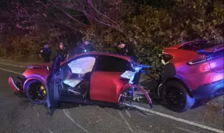 Катастрофа с разцепено на две Porsche, като по чудо се размина без жертви и тежко пострадали
