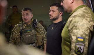 Зеленски подписа закон за удължаване на мобилизацията и военното положение в Украйна