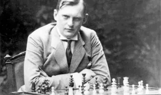 Четирима българи побеждават Алехин в София през 1936 г