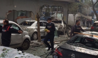 Експлозия разтърси Истанбул (Видео)