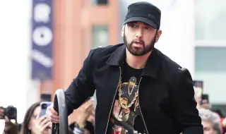 Еминем отпразнува 18 години трезвеност (СНИМКА)