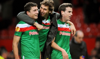 Истерия в Билбао - фенове спят пред касите