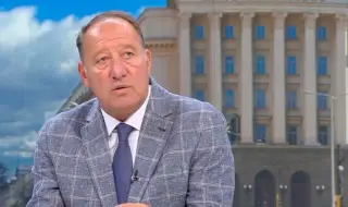 Ангел Найденов: Всичко случило се със самолета на фон дер Лайен трябва да бъде изяснено
