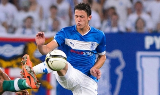 Лацио и Фиорентина искат Тонев