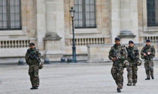 Франция поиска военна помощ от ЕС