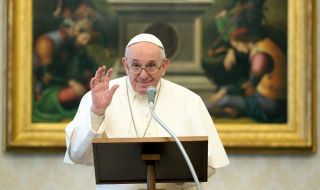 Папа Франциск призова Байдън за мир