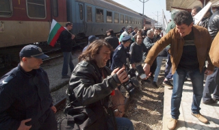 Страната протестира срещу ликвидацията на БДЖ