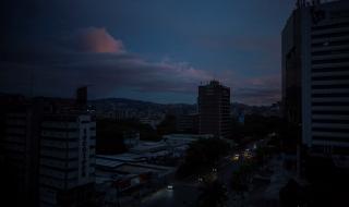 Венецуелците пак останаха без ток