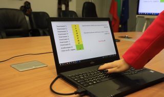 Национални външни оценявания по български език: Над 117 000 ученици от седми и десети клас се явяват днес