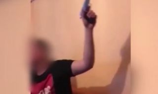 Нравствен упадък – деца стрелят с пистолет на купон в Лясковец
