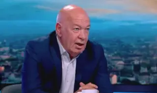 Журналист за "петимата премиери": Много баби, хилаво бебе